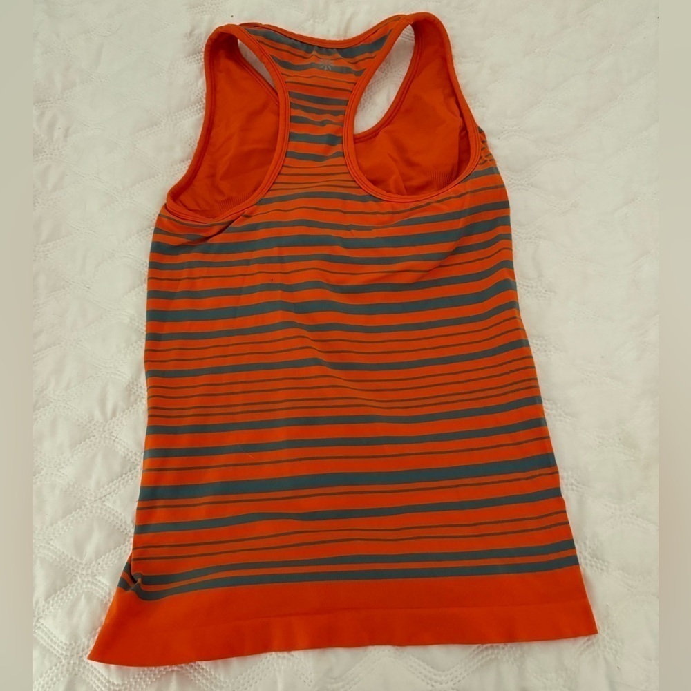 Athleta medium tanktop Racer back, shelf bra. Size S